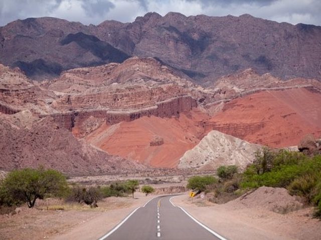 Hacia los Andes, Salta